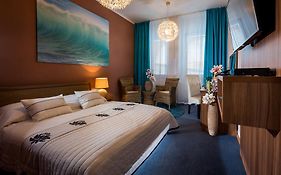 Sareza Hotel